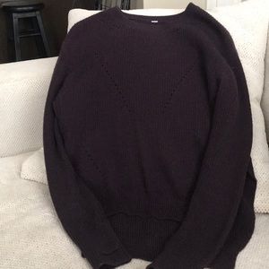 LULULEMON PURPLE SWEATER